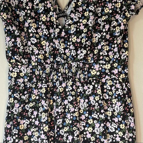 Divided H&M Black Floral Romper Size Medium - Picture 9 of 13